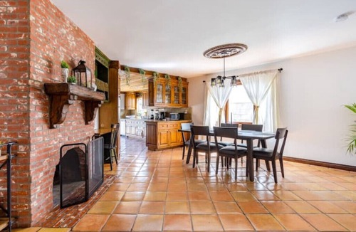 North Hollywood House | 5Bed/POOL - Near Hollywood/Burbank/Universal/Beach