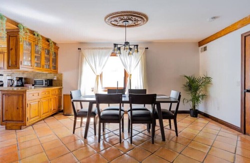 North Hollywood House | 5Bed/POOL - Near Hollywood/Burbank/Universal/Beach