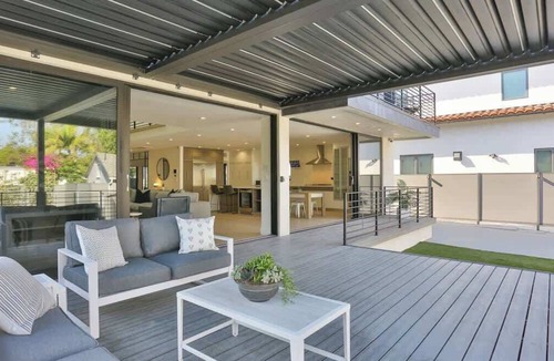 Mid-Wilshire House | 5Bed West Hollywood Home w/Pool & Guest House