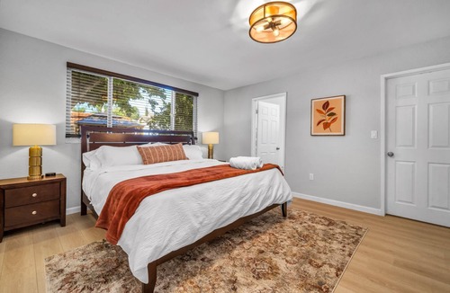 Lake Balboa House | 5BR Home Lake Balboa-Sleeps10 w Gazebo&Basketball!