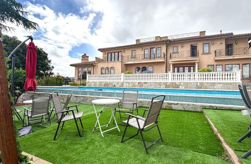 Los Altos Hills House | 5BR Luxury with KTV, Pool, View, Near Stanford