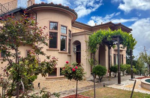 Los Altos Hills House | 5BR Luxury with KTV, Pool, View, Near Stanford