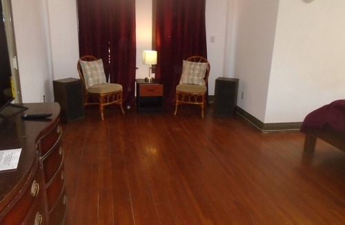 Verdugo Viejo House | 6 bdrm home in Beverly Hills part of Glendale, CA