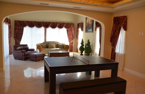 Claremont House | 6 Bed 8 Bath estate in Claremont with fitness room, basketball, tennis