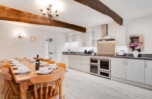 Fence House | 6 Bed in Tosside Near Settle oc-ds101