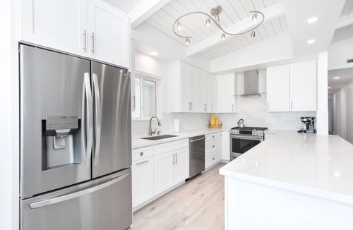 Santa Ana Heights House | 6 Bedroom Remodeled Home on the Oceanfront