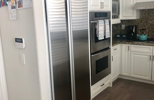 Corona del Mar House | 6 Blks from beach. Walking distance to restaurants, shops. Excellent location!