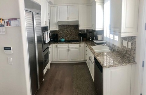 Corona del Mar House | 6 Blks from beach. Walking distance to restaurants, shops. Excellent location!