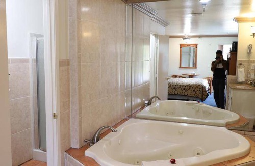 Whittier Hotel | 60 m² Motel ∙ 127 guests