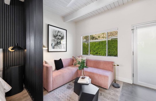 Historic Tennis Club Condo | 60 m² Condo ∙ 1 bedroom ∙ 2 guests