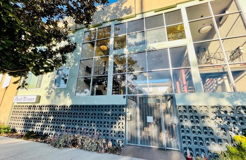 Riverside Rancho Apartment | 60's Modern, Mountain Views, Pool, Near Studios and All L.A. Attractions! Apt 15