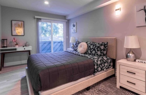 Menlo Park Apartment | 601 House 1 Room 1 Down · Cozy and Comfortable Luxury Living in Menlo Park