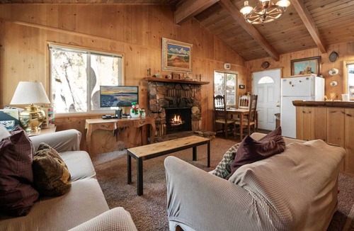 Fawnskin House | 61 m² House ∙ 2 bedrooms ∙ 6 guests