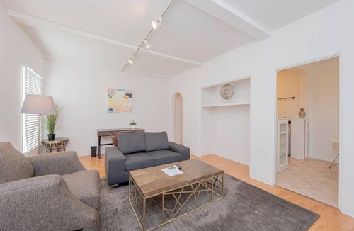 Beverly Hills Apartment | 65 m² Apartment ∙ 1 bedroom ∙ 2 guests
