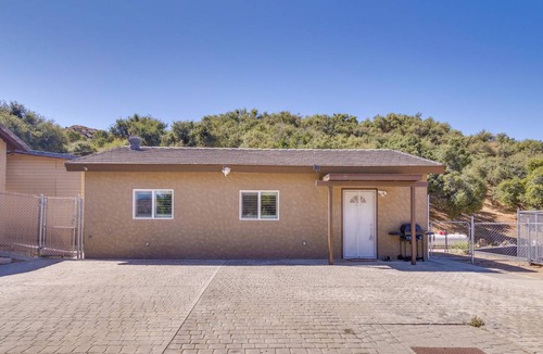 Santa Clarita Cottage | 65 m² Cabin ∙ 2 bedrooms ∙ 6 guests