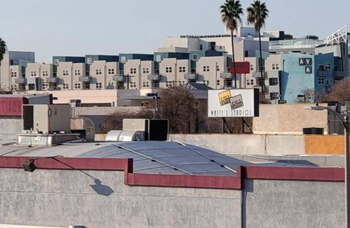 NoHo Arts District House | 65 m² Motel ∙ 127 guests