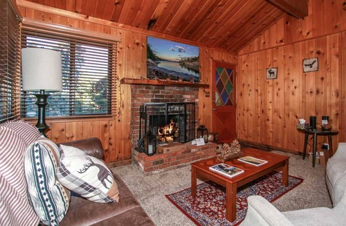 Upper Moonridge House | 67 m² House ∙ 2 bedrooms ∙ 3 guests