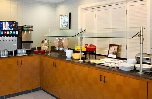 Pleasant Hill Hotel | 69 m² Hotel ∙ 2 bedrooms ∙ 127 guests