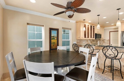 South Mission Beach House | 6BR. 4 HOUSES TO BEACH. ALL YOURS S. MISSION Beach