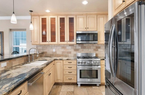 South Mission Beach House | 6BR. 4 HOUSES TO BEACH. ALL YOURS S. MISSION Beach