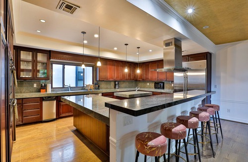 Sherman Oaks Villa | 6BR/Music Studio/Pool/Spa/Games/Sauna