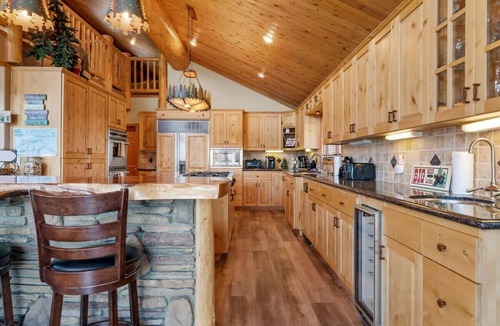 Castle Glen Estates Cabin | 7 bedroom accommodation in Big Bear Lake