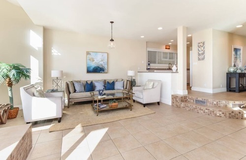 Newport Beach House | 7 Bedroom Oceanfront Home & Back House