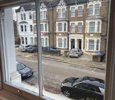 Kilburn Apartment | 70 m² Apartment ∙ 2 bedrooms ∙ 10 guests
