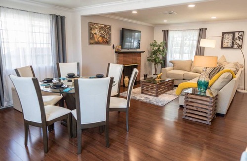 Burbank House | 70 m² House ∙ 2 bedrooms ∙ 6 guests
