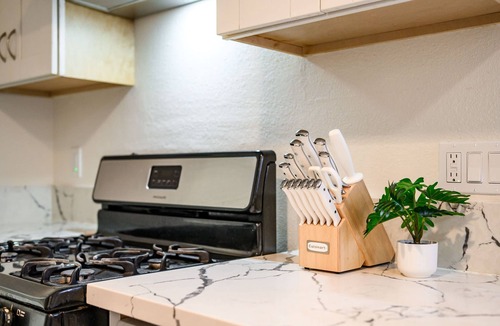 Charter Oak House | 734 Glendora in Glendora