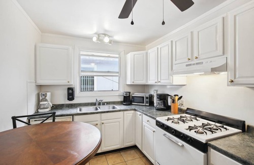 Alamitos Beach Apartment | 74 m² Apartment ∙ 2 bedrooms ∙ 4 guests
