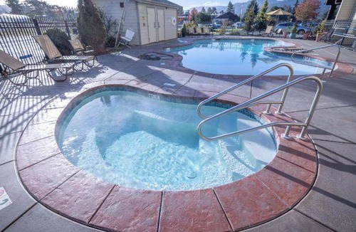 Blue Lake Hotel | 74 m² Hotel ∙ 127 guests