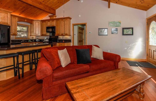 Whispering Forest Cabin | 75 m² Cabin ∙ 2 bedrooms ∙ 7 guests