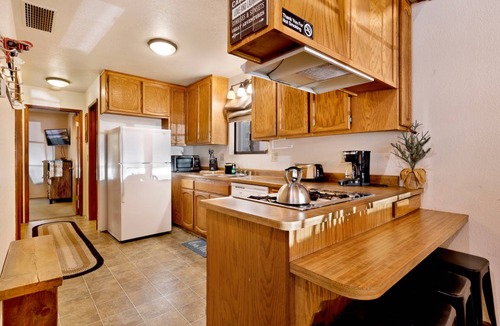 Summit Estates Cabin | 76 m² Cabin ∙ 2 bedrooms ∙ 4 guests