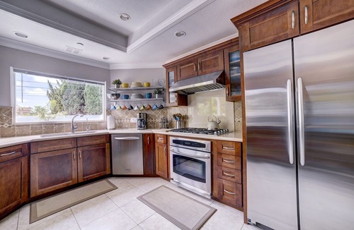 Sherwood Forest and Thistle Development House | 8 Bedroom Pool, Flowing Lazy River & Water Slide near Disneyland! PRIVATE OASIS!
