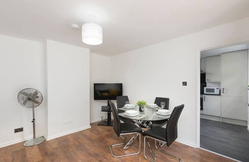 Shephall Apartment | 807 m² Apartment ∙ 2 bedrooms ∙ 6 guests