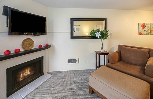 Townsite Condo | 84 m² Condo ∙ 1 bedroom ∙ 4 guests