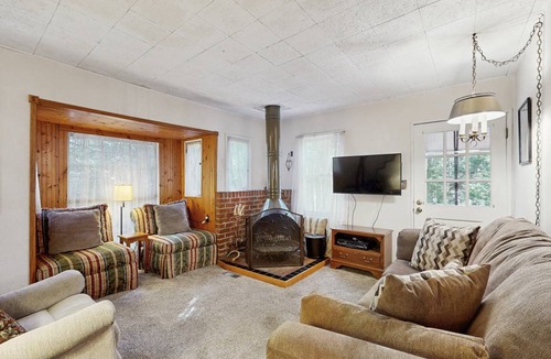 Lake Arrowhead House | 85 m² House ∙ 2 bedrooms ∙ 6 guests
