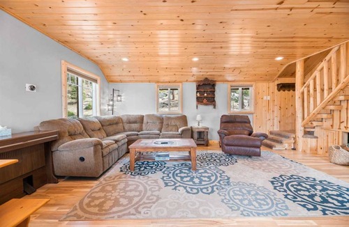 Boulder Bay Cabin | 87 m² Cabin ∙ 2 bedrooms ∙ 4 guests