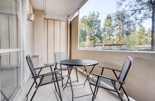 University South Apartment | 88 m² Apartment ∙ 2 bedrooms ∙ 4 guests