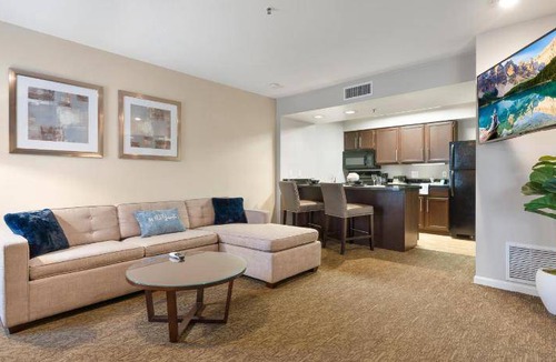 Brea Hotel | 88 m² Hotel ∙ 2 bedrooms ∙ 127 guests