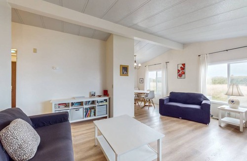 Fort Bragg Cottage | 89 m² Cabin ∙ 2 bedrooms ∙ 6 guests