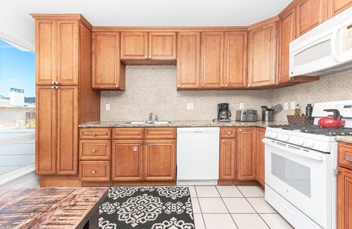 West Newport Condo | 8BR Getaway One House from Beach | Beautiful Ocean Views & XL Patio!