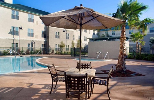 North Natomas Hotel | 91 m² Hotel ∙ 3 bedrooms ∙ 127 guests