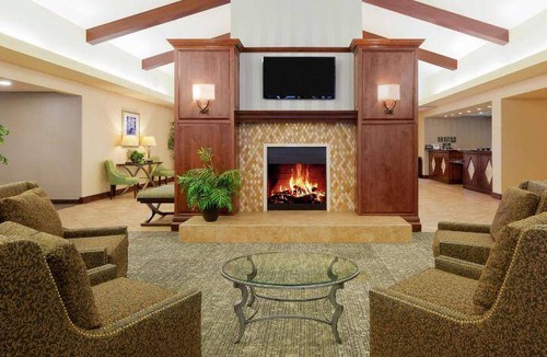 North Natomas Hotel | 91 m² Hotel ∙ 3 bedrooms ∙ 127 guests