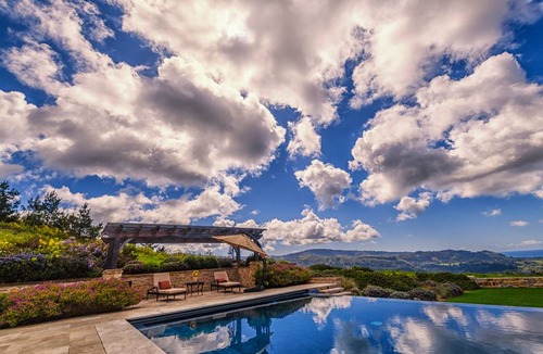 Carmel Villa | 920 m² Villa ∙ 8 bedrooms ∙ 20 guests