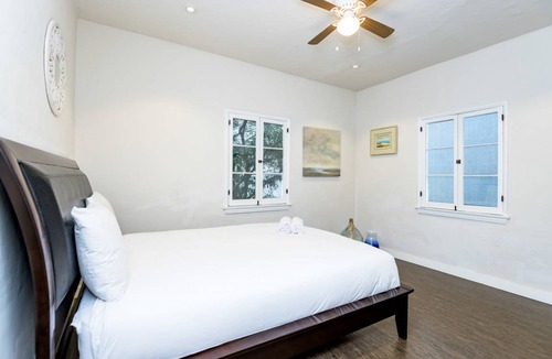 Beverly Hills Apartment | 93 m² Apartment ∙ 2 bedrooms ∙ 4 guests