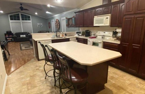 Crescent City Apartment | 93 m² Apartment ∙ 1 bedroom ∙ 4 guests