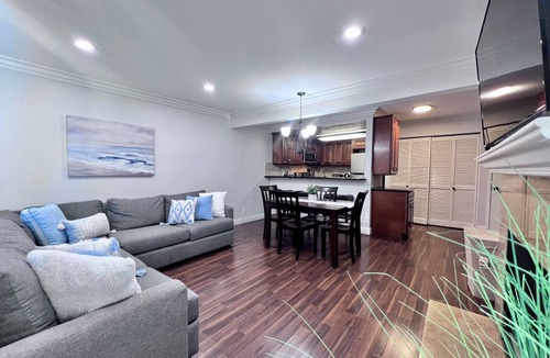 Hermosa Village Condo | 93 m² Condo ∙ 2 bedrooms ∙ 7 guests