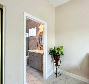 Midway City House | 94 m² House ∙ 3 bedrooms ∙ 6 guests